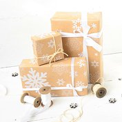 Vánoční balící papír - Sněhové vločky -  bílé - přírodní papír - CZ